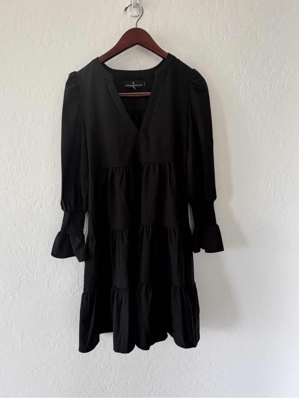 Pomander Place Black Tiered V-Neck Long Sleeve Ruffle Cuff Dress Small